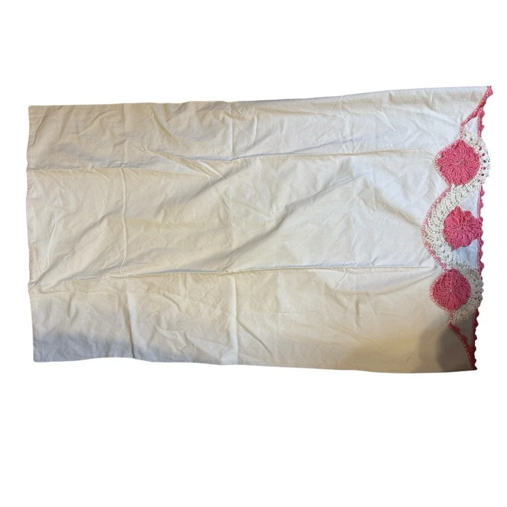 Vintage Pillowcase White Pink‎ White Hand Crocheted Lacy Floral